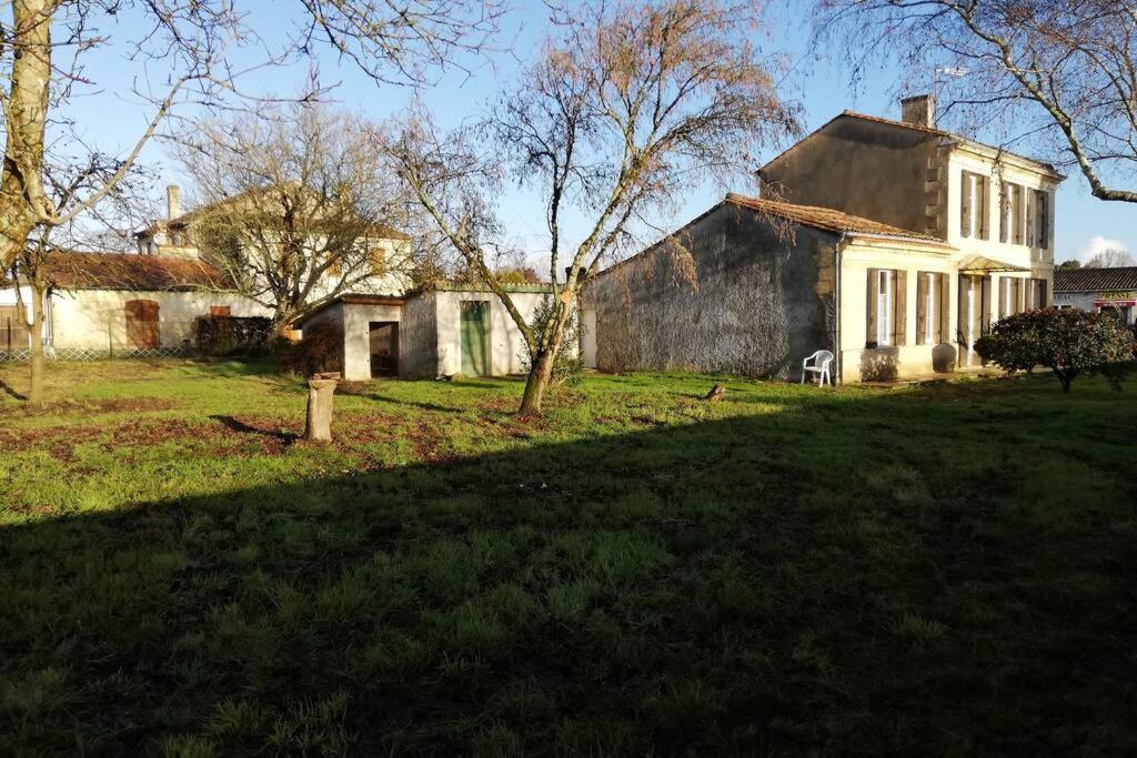 Belle Demeure Avec Espaces Verts Gauriac エクステリア 写真