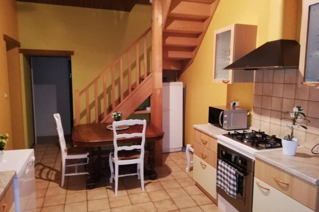 Belle Demeure Avec Espaces Verts Gauriac エクステリア 写真