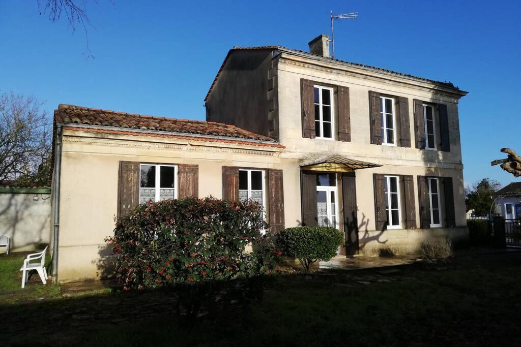 Belle Demeure Avec Espaces Verts Gauriac エクステリア 写真